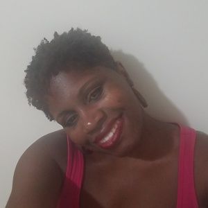 Meet your Posher, Eva